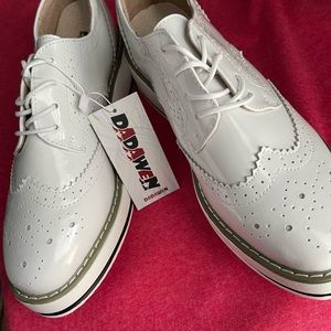 DADAWEN Women's Platform Lace-Up Wingtips Square Toe Oxfords Shoe